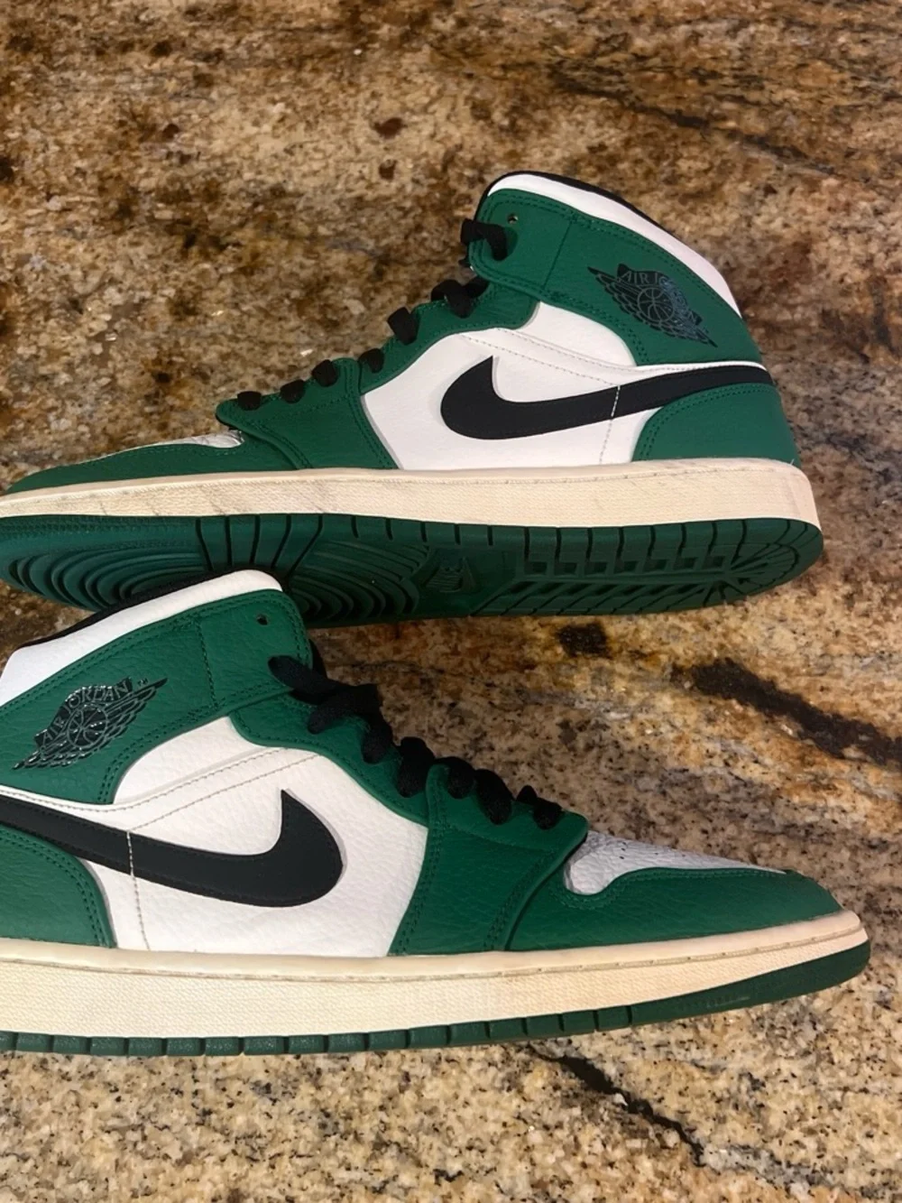 Jordan Air Jordan 1 Mid — Green/White/Black